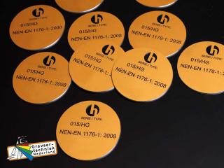 Goudkleurig aluminium label